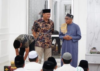 Bupati Syah Afandin Santuni 65 Santri Ulumul Quran di Penghujung Ramadhan
