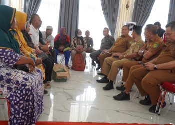 Bupati Syah Afandin Respons Cepat Aspirasi Warga Besitang Terdampak Banjir