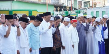 Sholat Ied 1447H, Bupati Syah Afandin, Wabup Tiorita dan Sekda Amril Menyapa Tiga Wilayah