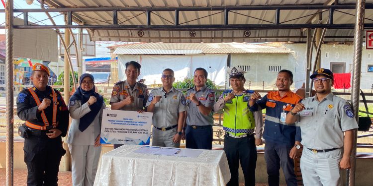 PT Jasa Raharja Serahkan Bantuan Palang Pintu Perlintasan Kereta Api di Kota Binjai