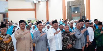 Gubsu Bobby dan Bupati Syah Afandin Lepas Kloter 2 Haji Langkat ke Tanah Suci Mekah