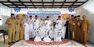Bupati Syah Afandin Hadiri Halal Bihalal IKAPTK sekaligus Lepas Tiga Calon Jemaah Haji