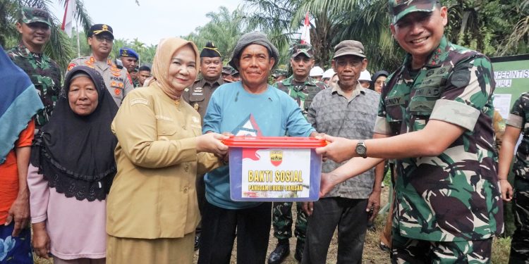 Wabup Tiorita Hadiri Ground Breaking Jembatan Gantung Garuda Merah Putih di Kuala