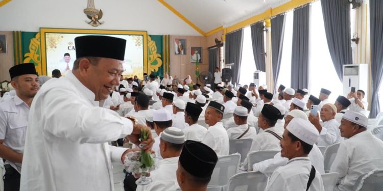 Bupati Syah Afandin Tepung Tawari 398 Jemaah Calon Haji Langkat, Pesan Jaga Kesehatan dan Keikhlasan