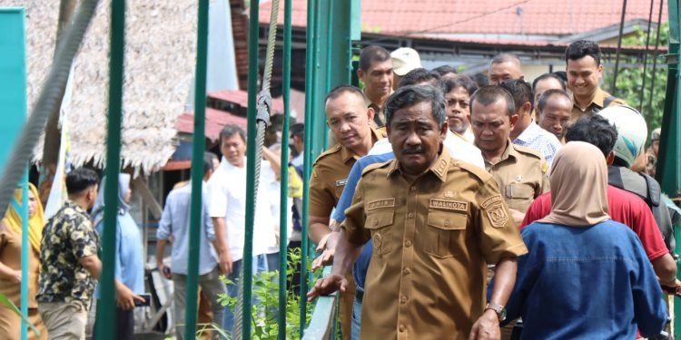 Pulihkan Aktivitas Warga, Wali Kota Binjai Tinjau Jembatan Titi Gantung Limau Sundai