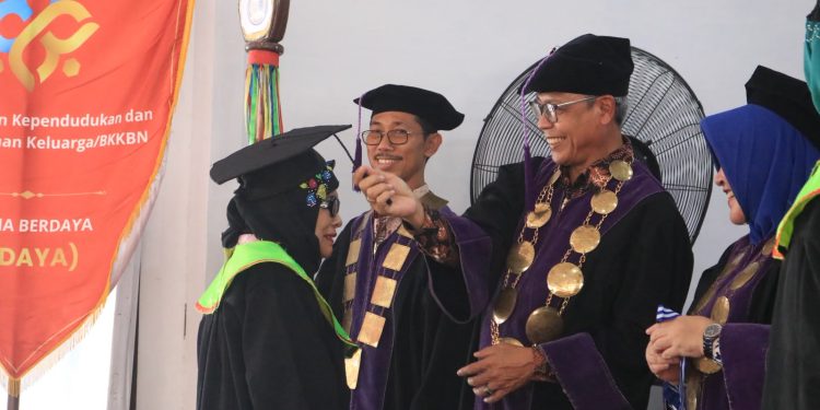 Wisuda Lansia Kota Binjai, Pemko Dukung Lansia Tetap Produktif dan Mandiri