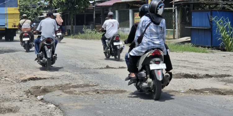 Kerusakan Jalan T. Amir Hamzah Kecamatan Binjai Dikeluhkan Warga, Bulam Ini Sudah Proses Tender